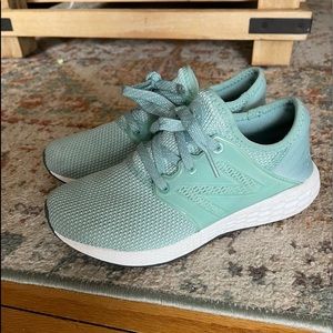 New Balance aqua sneakers!